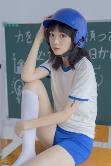 揉捏着硕大双乳小龙女